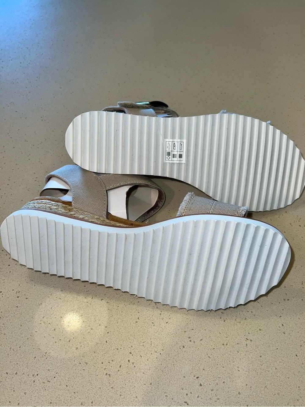 BOBS Sketchers Women's Size 9 Beige Canvas Strap Sandals NEW WITH TAGS - Picture 7 of 8